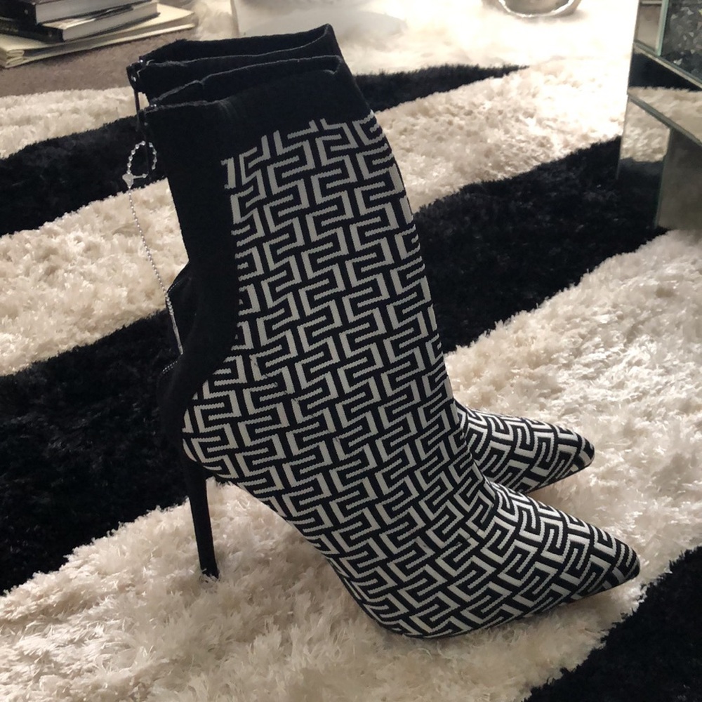 Abstract Print Boot - Picture 3 of 8
